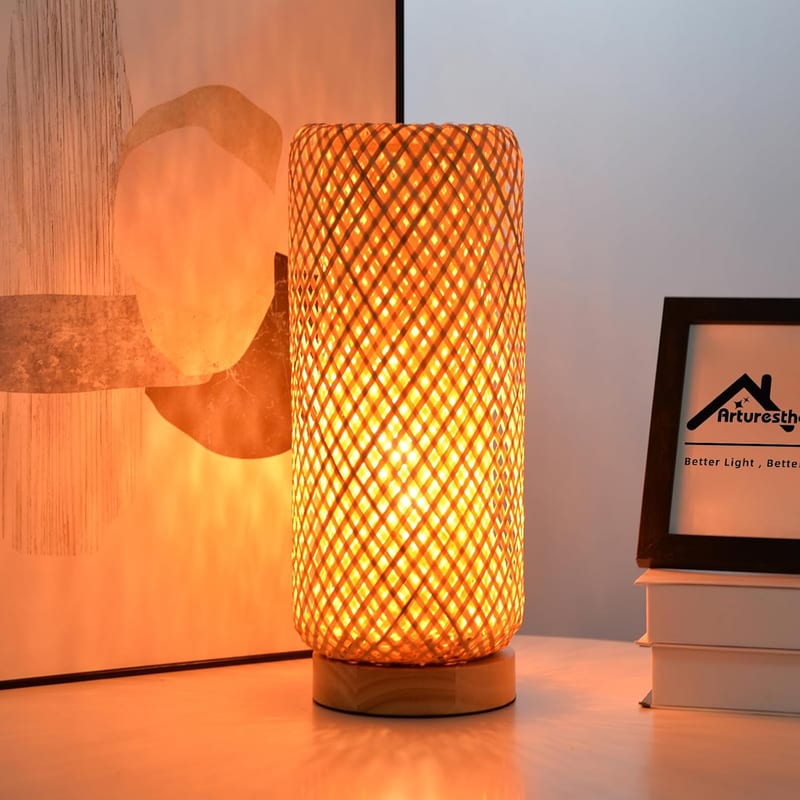 Woven bamboo cylinder lamp
